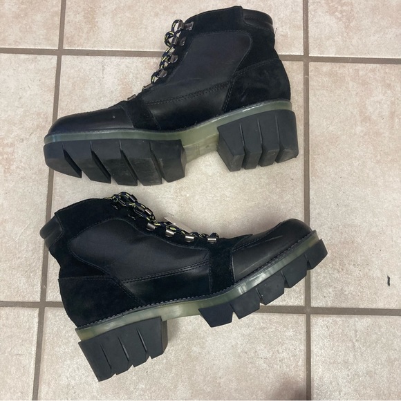 NWOB Bernardo Summit style Leather & Suede Black Lace-up Hiker Boots - Picture 7 of 13